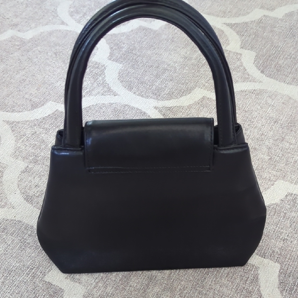 Vintage Soft Black Leather Minimalist Hand Bag with Structured Design - Picture 4 of 6